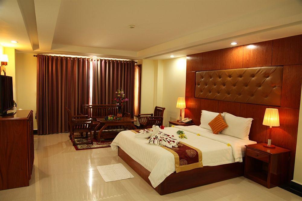 Huang Ting Hotel Phnom Penh Zewnętrze zdjęcie