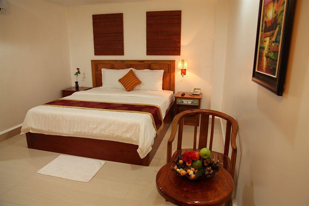 Huang Ting Hotel Phnom Penh Zewnętrze zdjęcie
