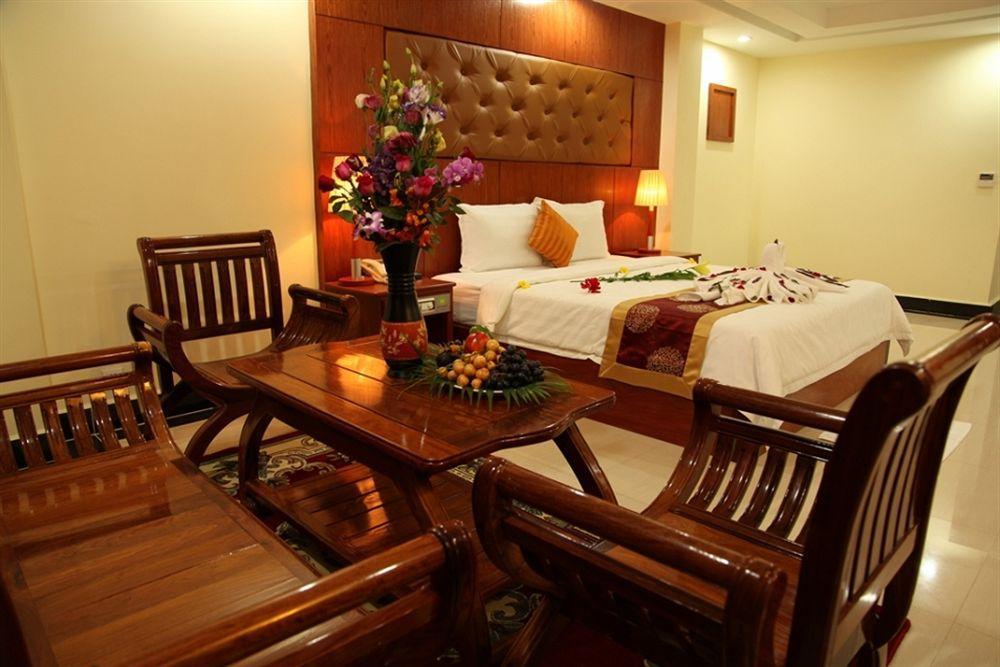 Huang Ting Hotel Phnom Penh Zewnętrze zdjęcie