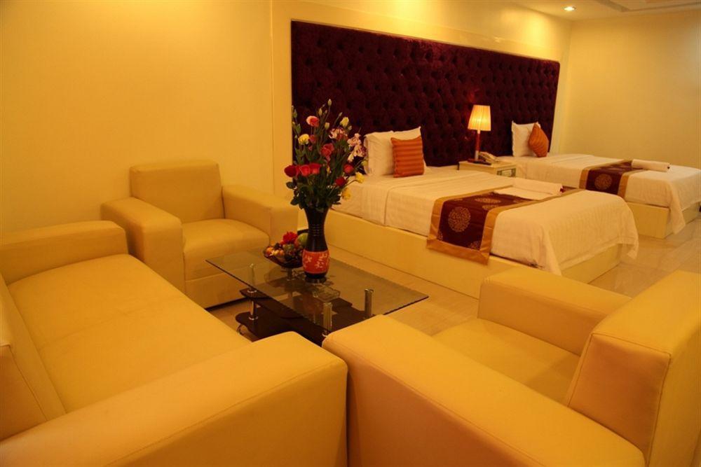 Huang Ting Hotel Phnom Penh Zewnętrze zdjęcie