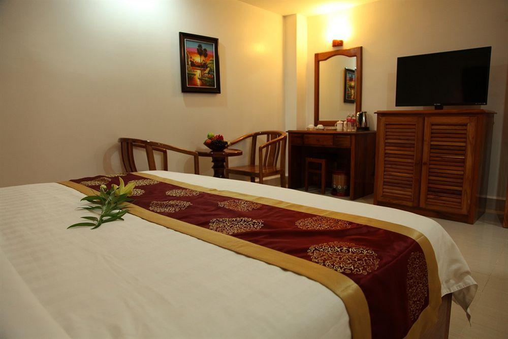Huang Ting Hotel Phnom Penh Zewnętrze zdjęcie