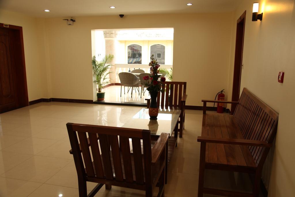 Huang Ting Hotel Phnom Penh Zewnętrze zdjęcie
