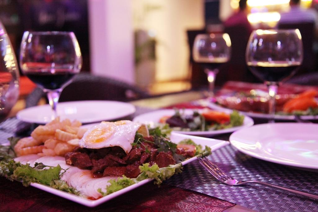 Huang Ting Hotel Phnom Penh Zewnętrze zdjęcie