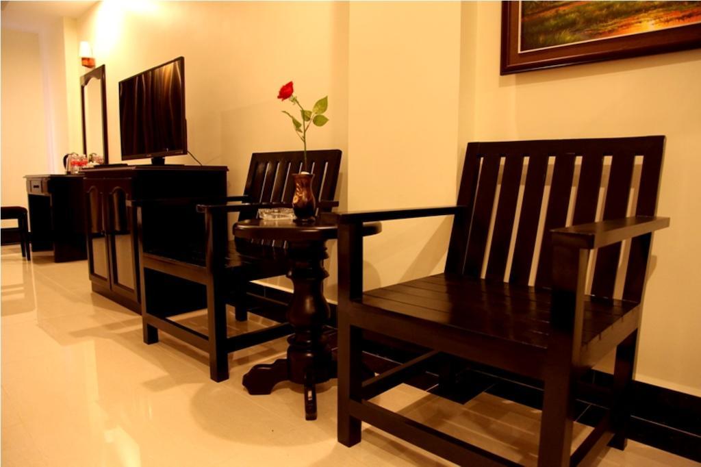 Huang Ting Hotel Phnom Penh Zewnętrze zdjęcie