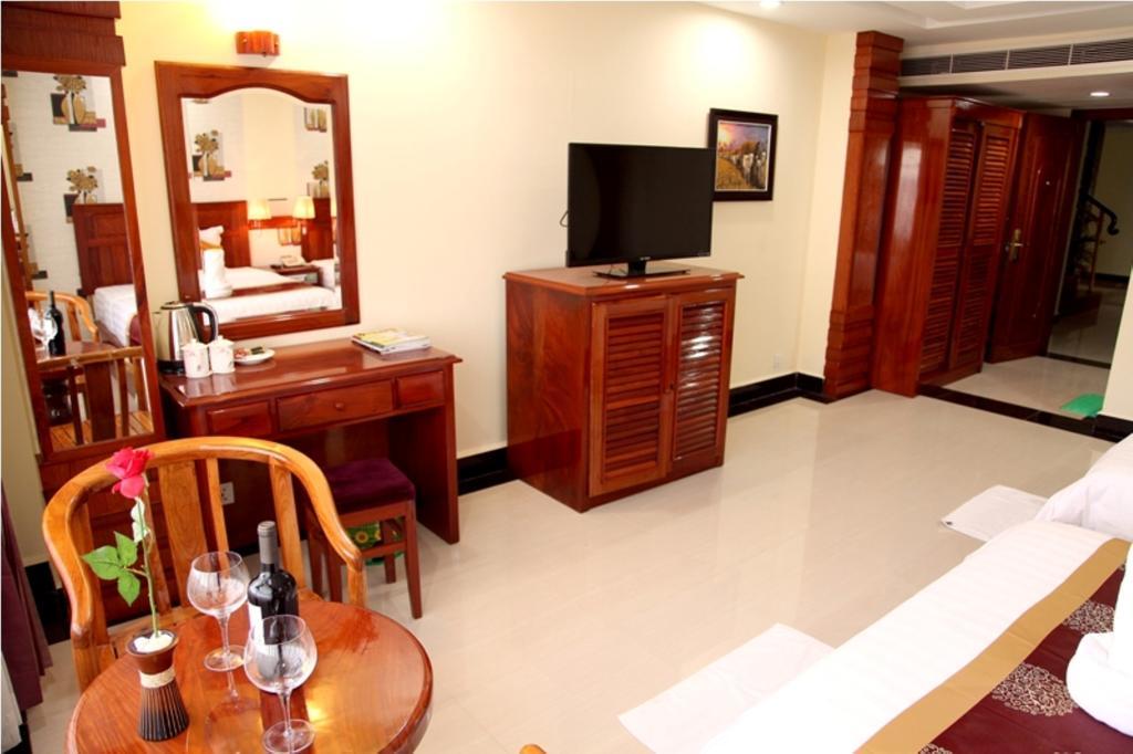 Huang Ting Hotel Phnom Penh Zewnętrze zdjęcie