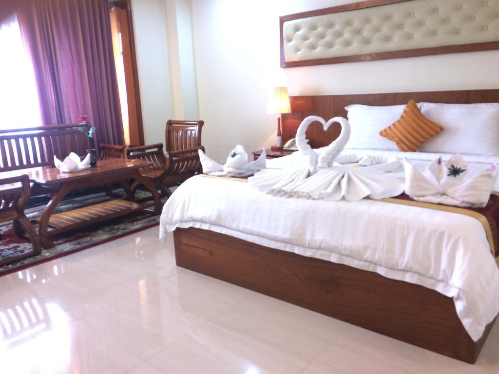 Huang Ting Hotel Phnom Penh Zewnętrze zdjęcie