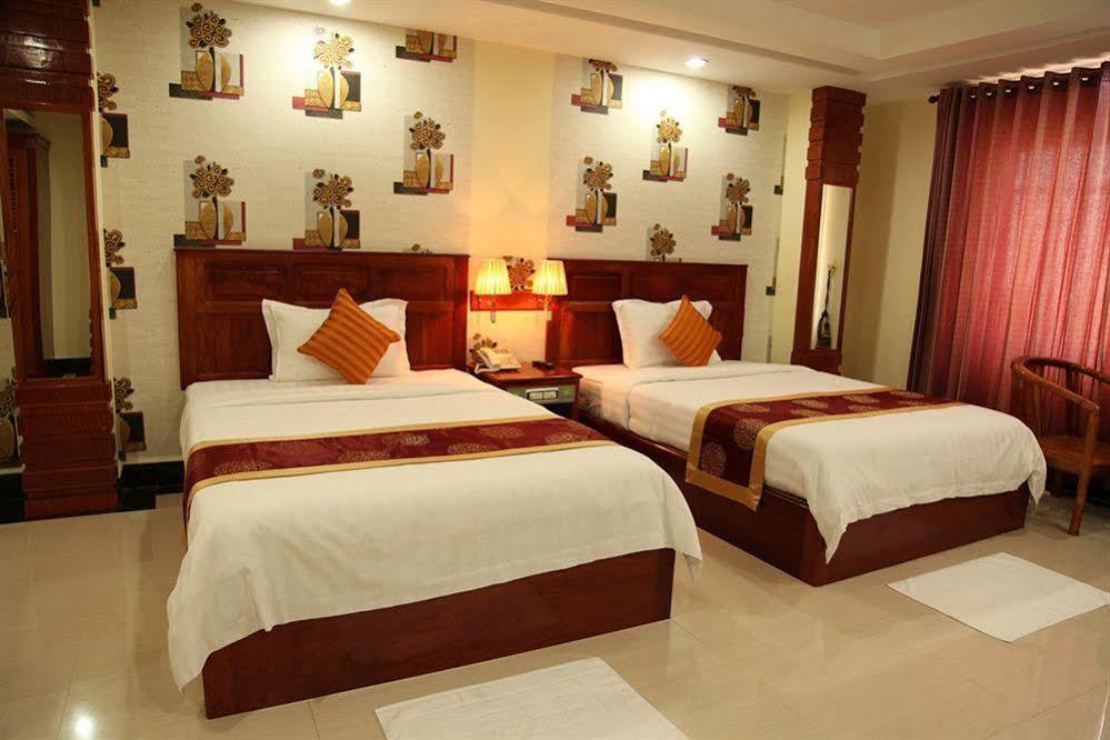 Huang Ting Hotel Phnom Penh Zewnętrze zdjęcie